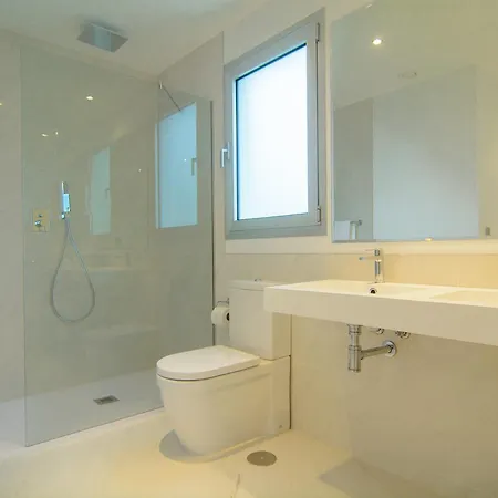 Belaire 4 Bedroom Apartman *