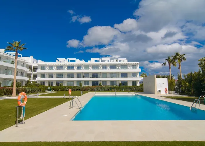 Belaire 4 Bedroom Appartement *