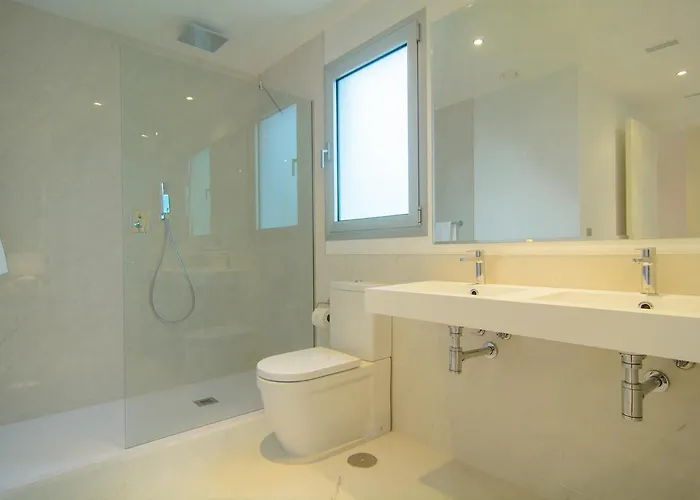 Belaire 4 Bedroom Appartement *