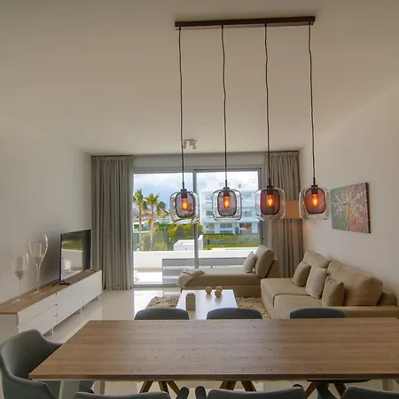 Belaire 4 Bedroom エステポナ