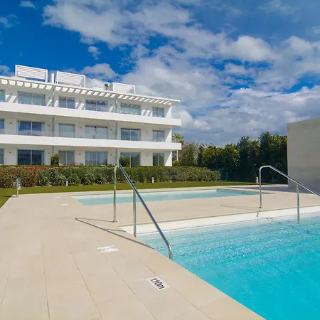 Belaire 4 Bedroom アパート *